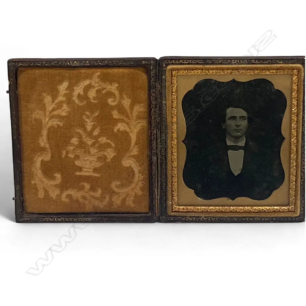 Gilt matted ambrotype – young man, Image 1++